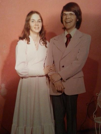 parents old pic11138693_784586654929069_4851094509495708712_n
